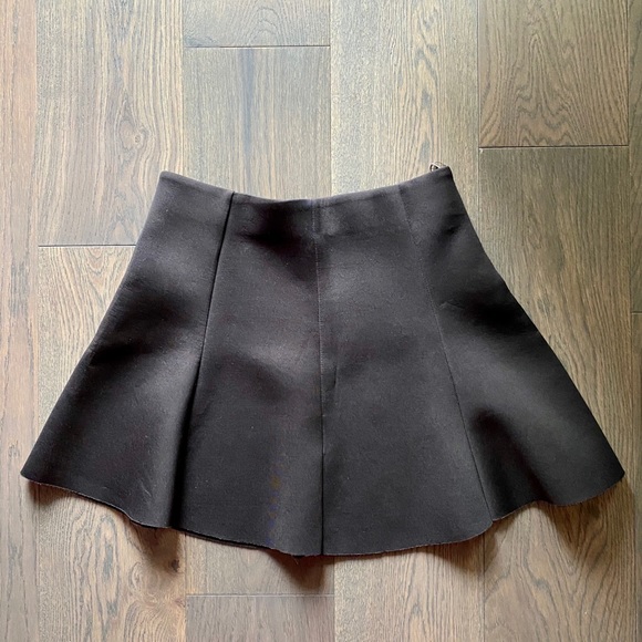 Guess Skirt Size S - Picture 1 of 1